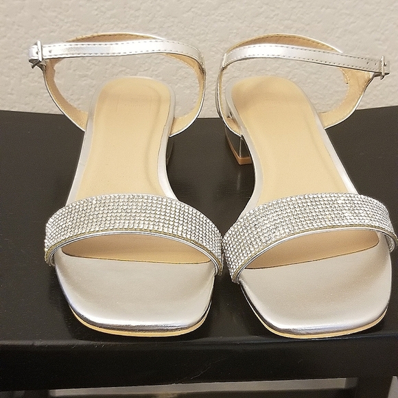 Shoes - Sparkly Sandles